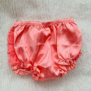 Ruffle buns shorts